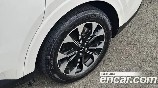 Kia Carnival 2021 — Фото 16/20
