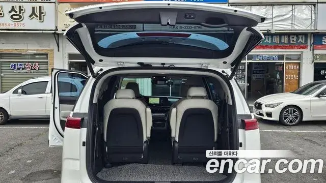 Kia Carnival 2021 — Фото 18/20