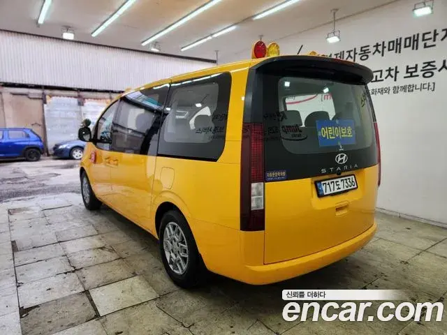 Hyundai Staria 2021 — Фото 1/20