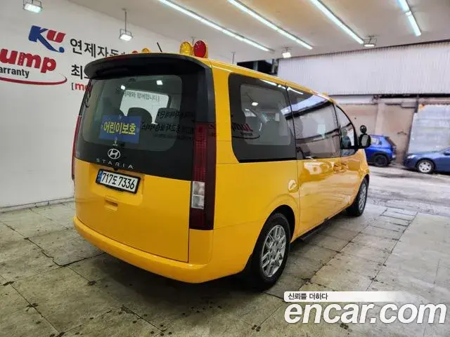 Hyundai Staria 2021 — Фото 3/20
