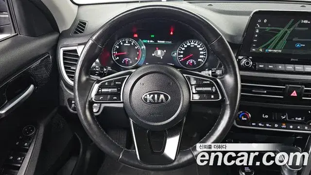 Kia Seltos 2019 — Фото 15/20