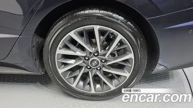 Hyundai Sonata 2019 — Фото 5/20