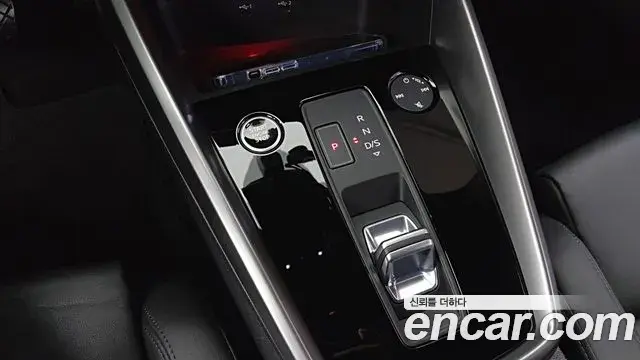 Audi A3 2023 — Фото 7/18