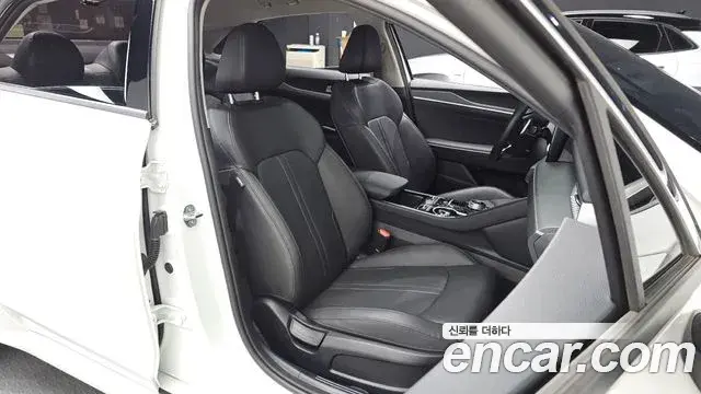 Kia K5 2022 — Photo 8/30