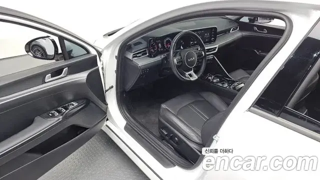Kia K5 2022 — Photo 18/30