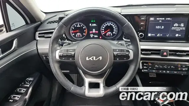 Kia K5 2022 — Photo 19/30