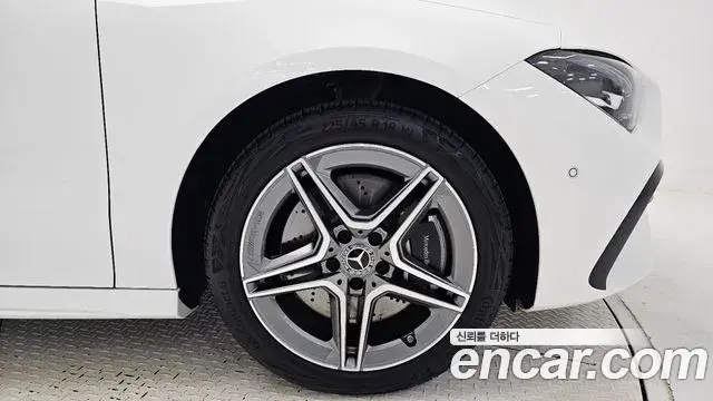 Mercedes-Benz CLA-Class 2025 — Фото 4/18