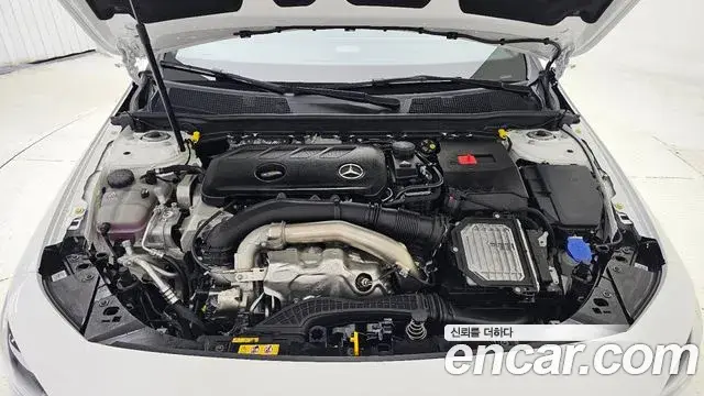 Mercedes-Benz CLA-Class 2025 — Фото 5/18