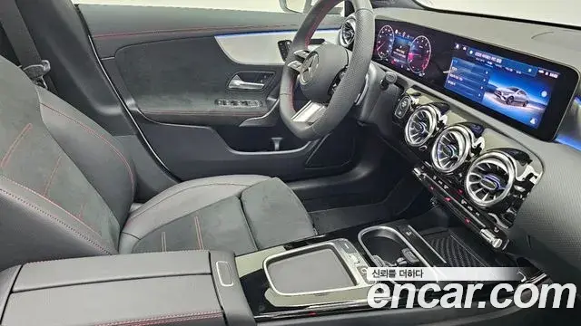 Mercedes-Benz CLA-Class 2025 — Фото 14/18