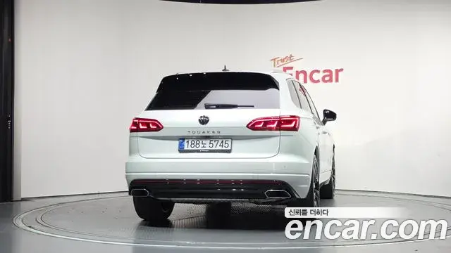 Volkswagen Touareg 2023 — Photo 30/36