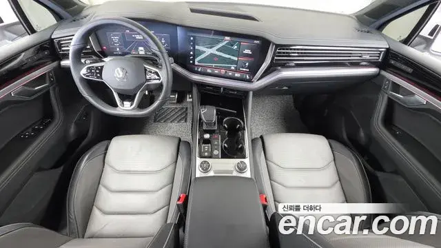 Volkswagen Touareg 2023 — Photo 31/36