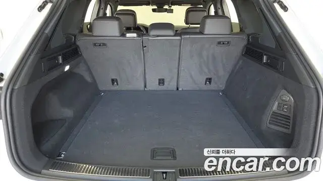 Volkswagen Touareg 2023 — Photo 32/36