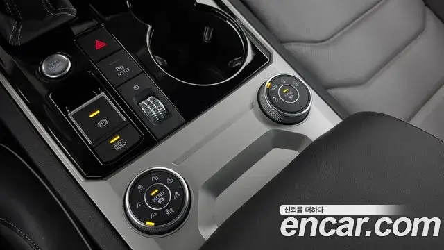 Volkswagen Touareg 2023 — Photo 23/36