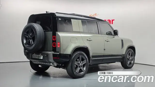 Land Rover Defender 2025 — Фото 2/20