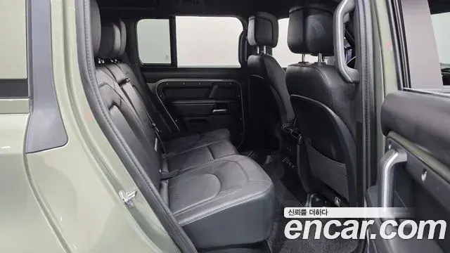 Land Rover Defender 2025 — Фото 11/20