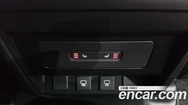 Land Rover Defender 2025 — Фото 12/20