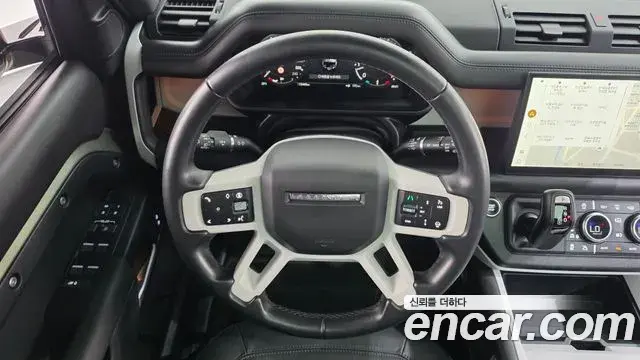Land Rover Defender 2025 — Фото 14/20