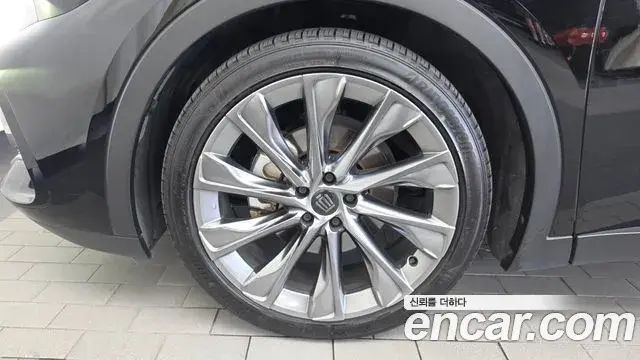Toyota Crown Crossover 2023 — Şəkil 13/20