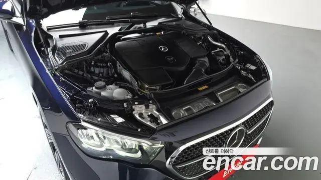 Mercedes-Benz E-Class 2024 — Фото 6/20