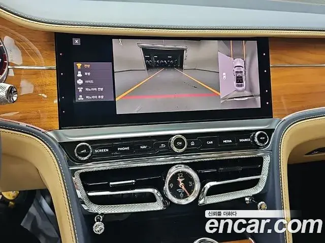Bentley Flying Spur 2023 — Photo 9/15