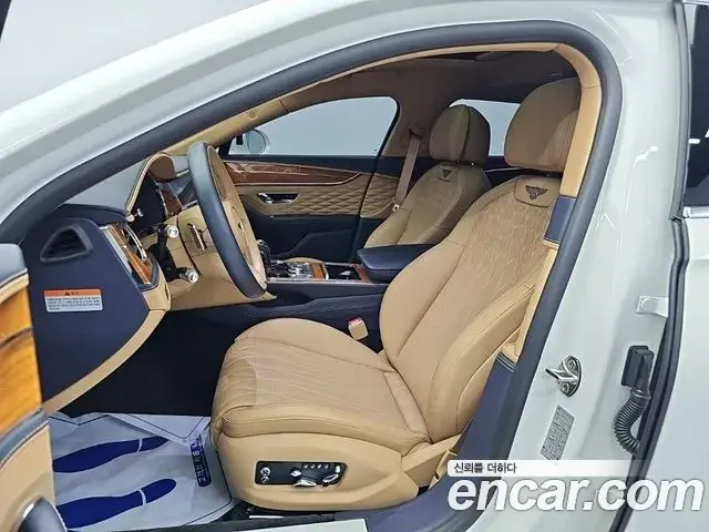 Bentley Flying Spur 2023 — Photo 3/15