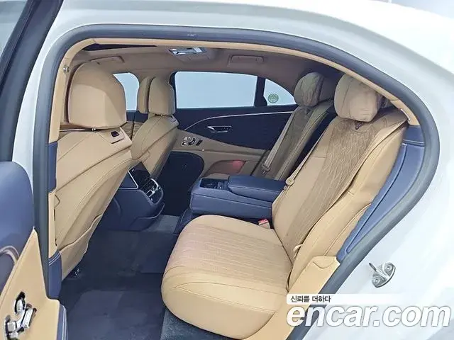 Bentley Flying Spur 2023 — Photo 6/15