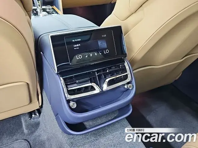 Bentley Flying Spur 2023 — Photo 2/15