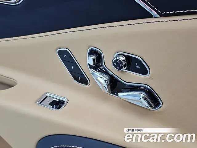 Bentley Flying Spur 2023 — Photo 15/15