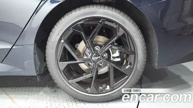 Kia K5 2025 — Şəkil 23/33