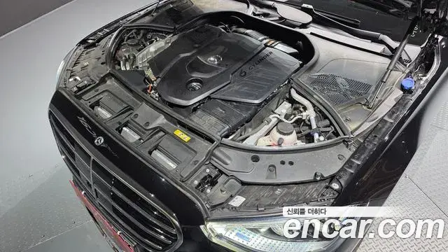 Mercedes-Benz S-Class 2025 — Фото 6/20