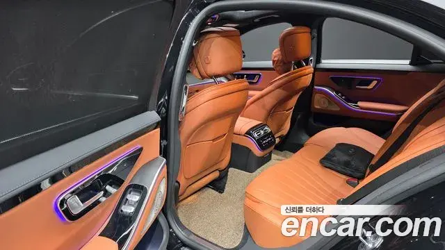 Mercedes-Benz S-Class 2025 — Фото 12/20