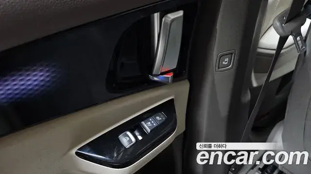 Kia Carnival 2022 — Фото 17/20