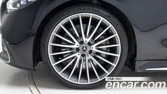 Mercedes-Benz S-Class 2025 — Фото 4/20