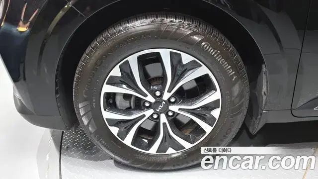 Kia Carnival 2023 — Фото 5/20