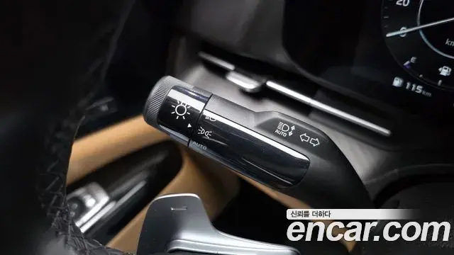 Kia Carnival 2023 — Фото 19/20