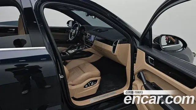 Porsche Cayenne 2020 — Фото 11/20