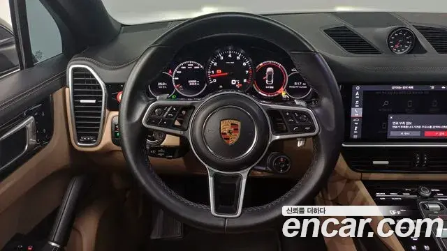 Porsche Cayenne 2020 — Фото 13/20