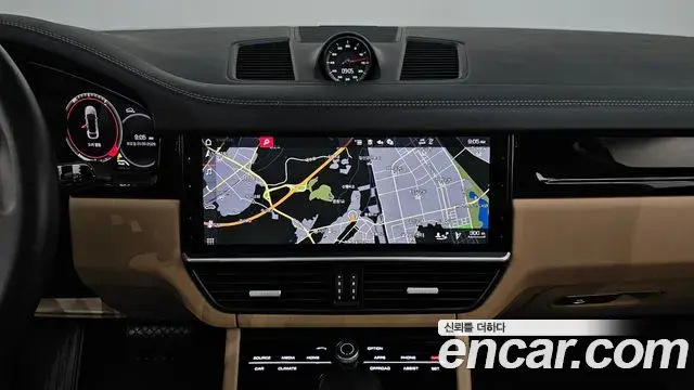 Porsche Cayenne 2020 — Фото 14/20