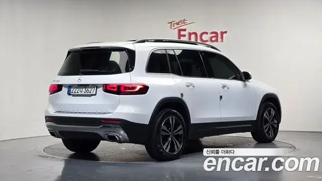 Mercedes-Benz GLB-Class 2021 — Фото 2/20