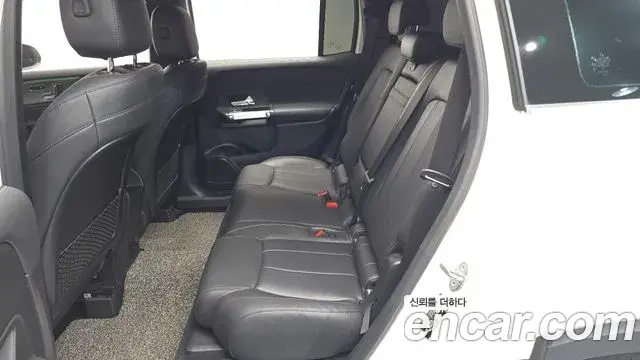 Mercedes-Benz GLB-Class 2021 — Фото 11/20