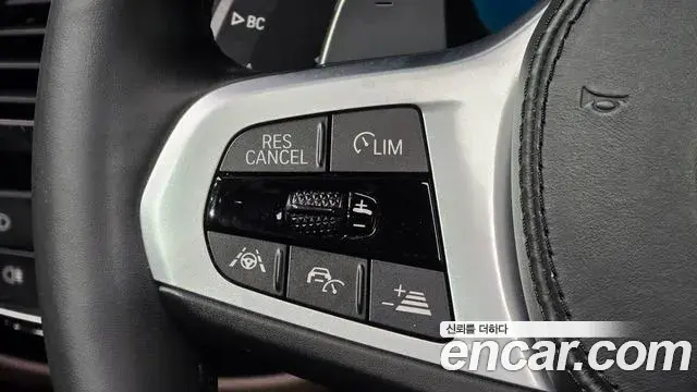 BMW 5 Series 2020 — Фото 19/20