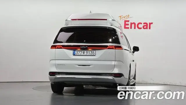 Kia Carnival 2022 — Фото 3/20