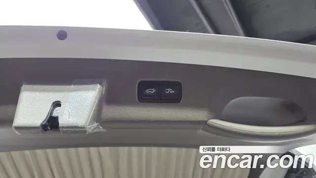 Kia Carnival 2022 — Фото 17/20