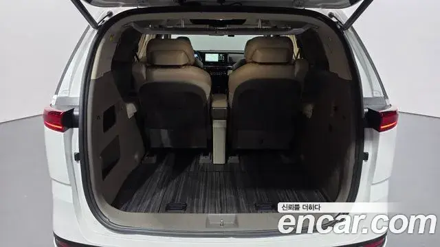 Kia Carnival 2022 — Фото 18/20