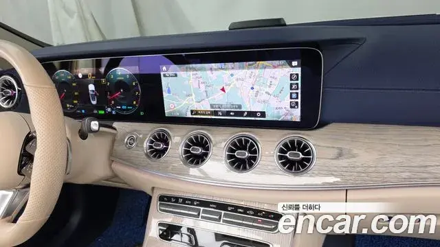 Mercedes-Benz E-Class 2021 — ფოტო 14/20