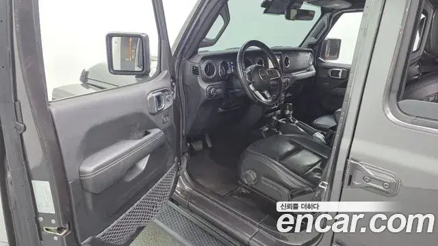 Jeep Wrangler 2021 — Фото 10/20