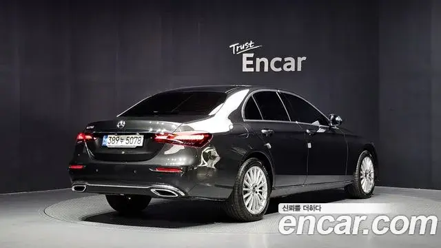 Mercedes-Benz E-Class 2021 — Фото 2/20