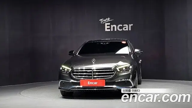 Mercedes-Benz E-Class 2021 — Фото 3/20