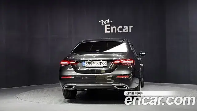 Mercedes-Benz E-Class 2021 — Фото 4/20