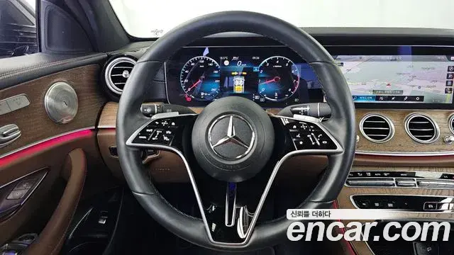 Mercedes-Benz E-Class 2021 — Фото 13/20